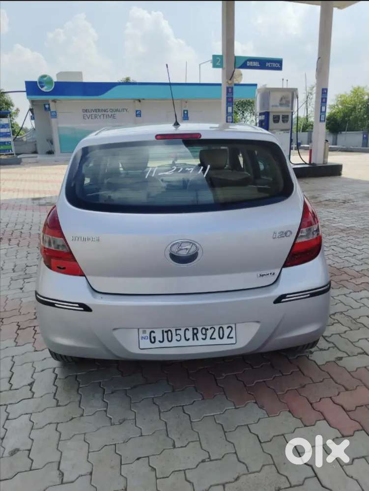 Hyundai I20 2011 Cng & Hybrids 121000 Km Driven