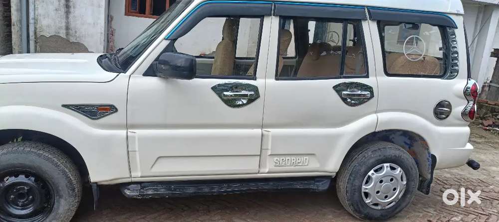 Mahindra Scorpio Diesel Automatic 2015