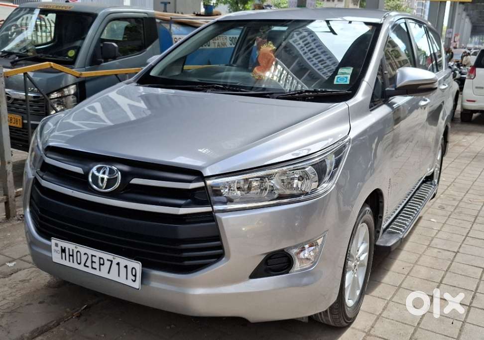 Toyota Innova Crysta 2.8 Gx At 8 Seater, 2017