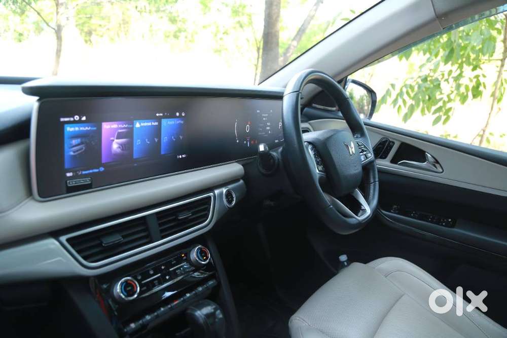 Xuv700 Awd Ax7 L (silver) 7 Seater Diesel At