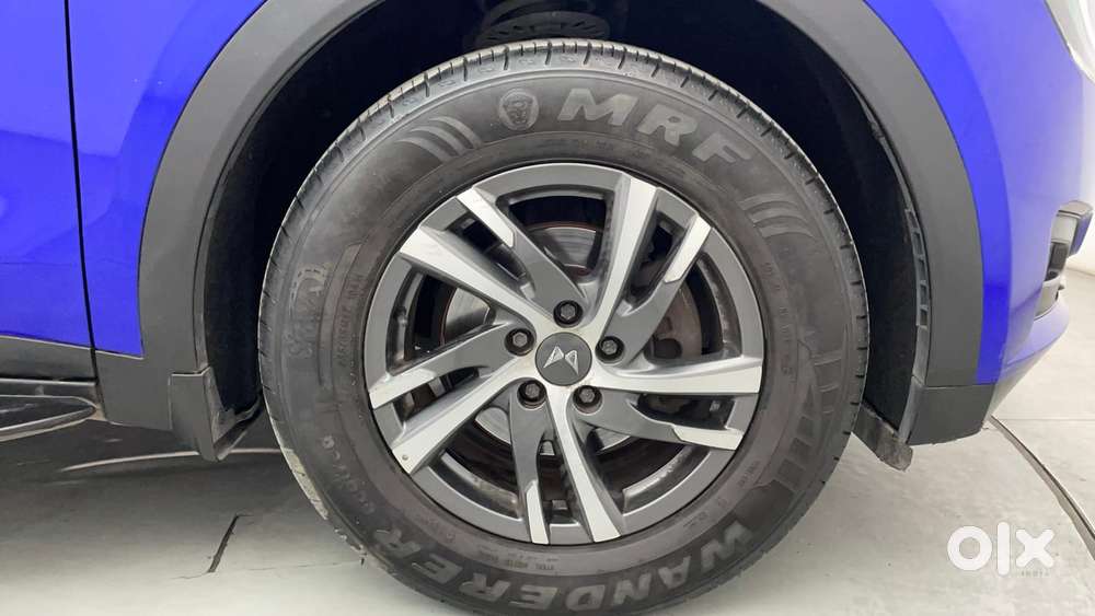 Mahindra Xuv700 2.0 Ax 5 Petrol At Str, 2022, Petrol