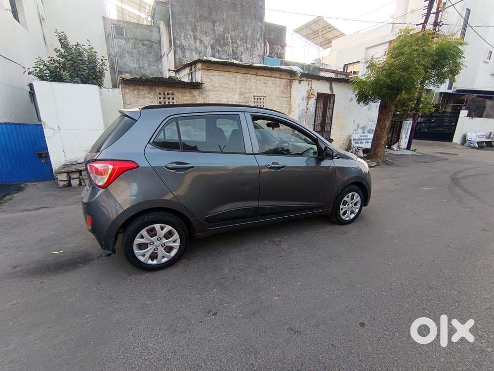 Hyundai Grand I10 Sportz, 2016, Petrol