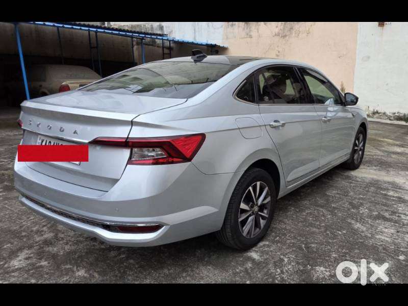 Skoda Slavia Style 1.0l Tsi At, 2023, Petrol