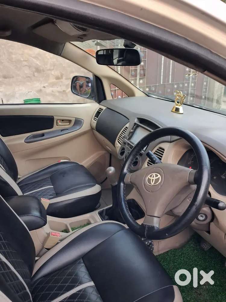 Toyota Innova White Pass 2029