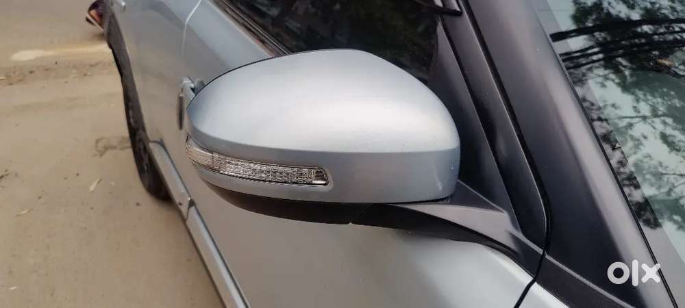 Maruti Suzuki Brezza Zxi At (petrol) &ndash; Single Owner &ndash; Sunroof