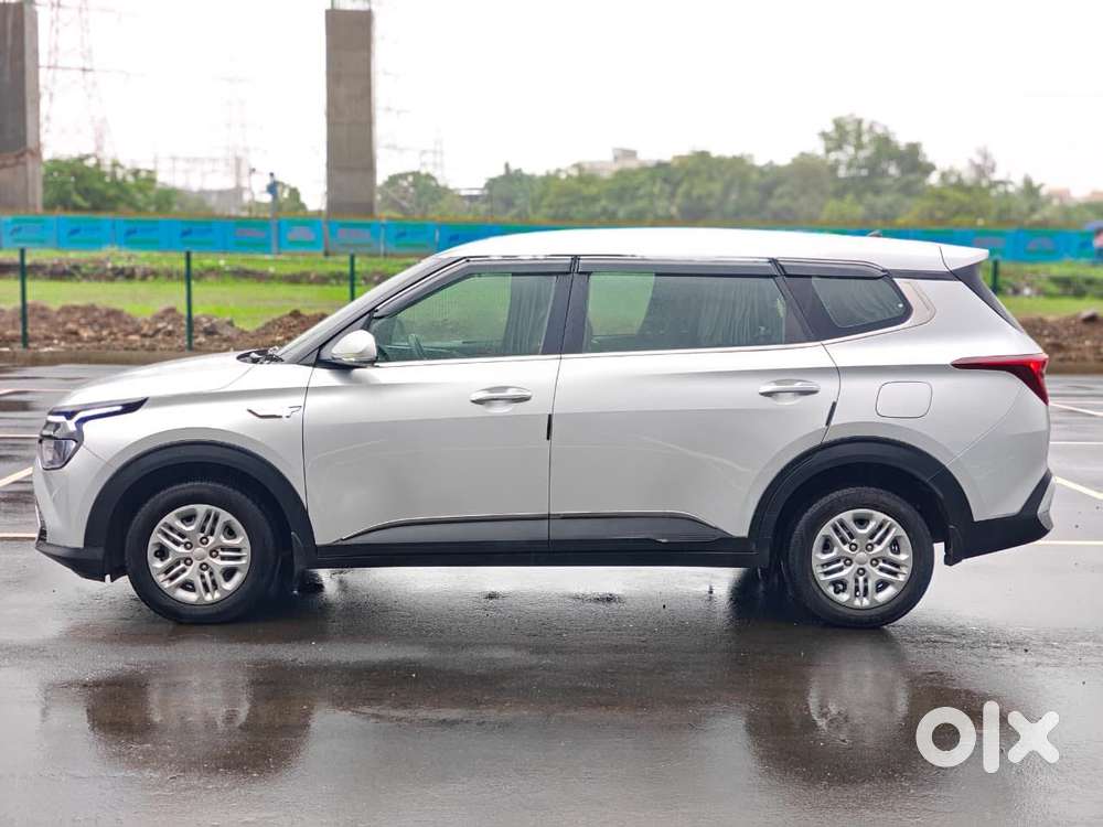 Kia Carens G 1.5 6mt Premium (o) 7-seater, 2023, Petrol