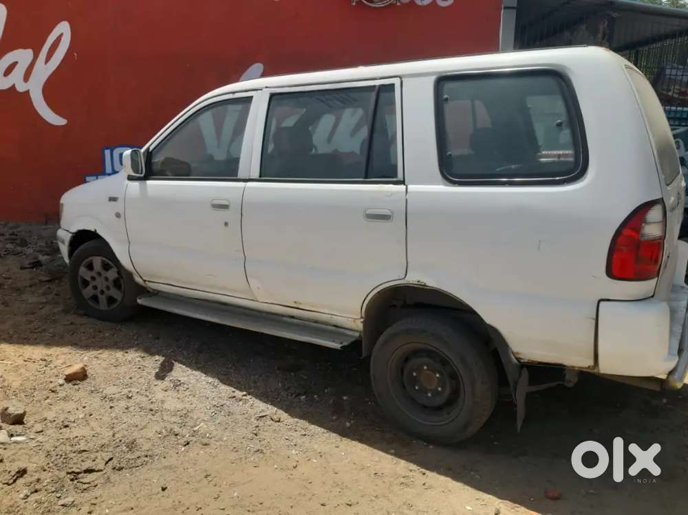Chevrolet Tavera 2015