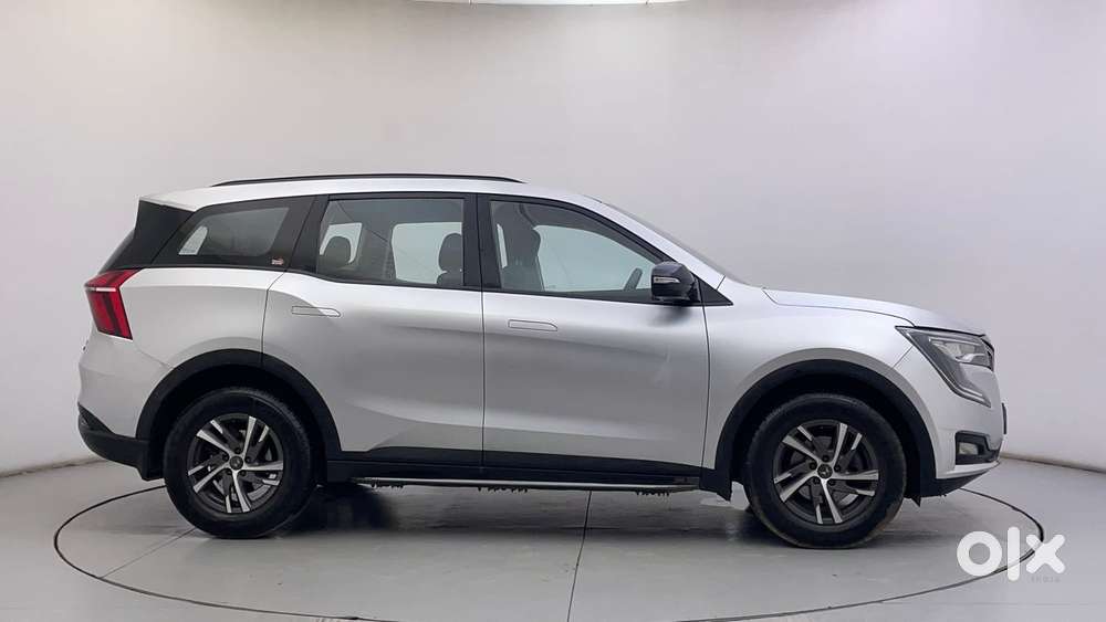 Mahindra Xuv700 2.0 Ax 5 Petrol At Str, 2022, Petrol