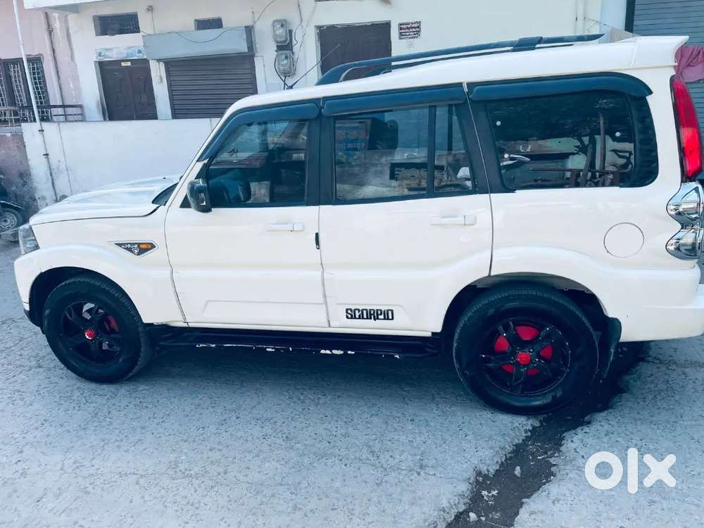 Mahindra Scorpio 2017 Diesel Well Maintained