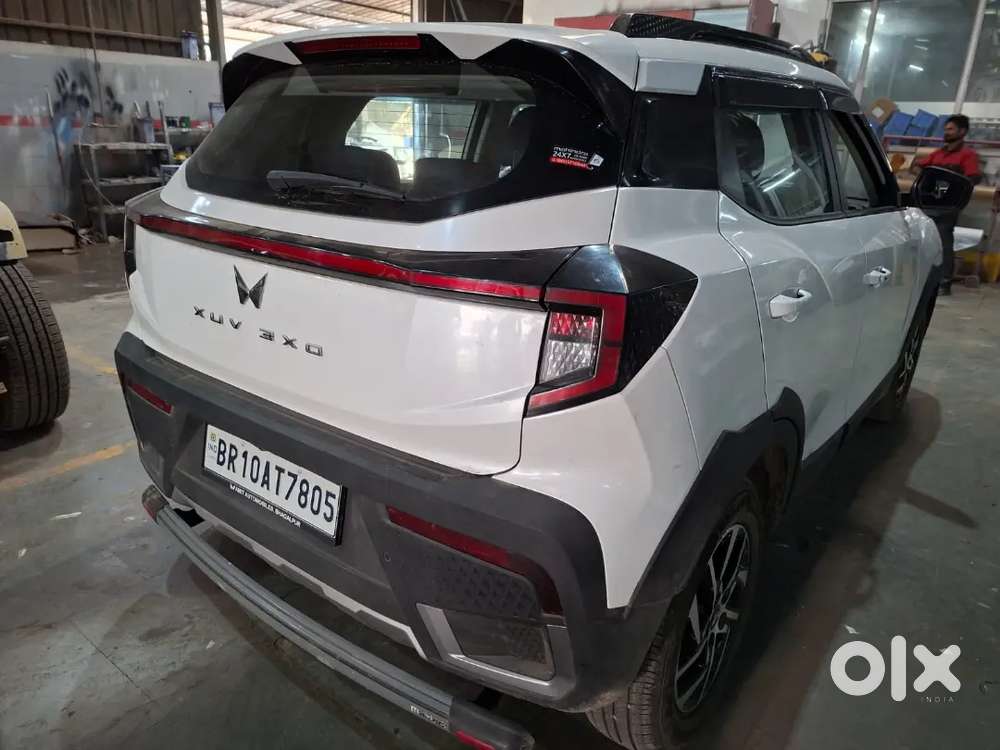 Mahindra Xuv 3xo 2025 Petrol 2500 Km Driven