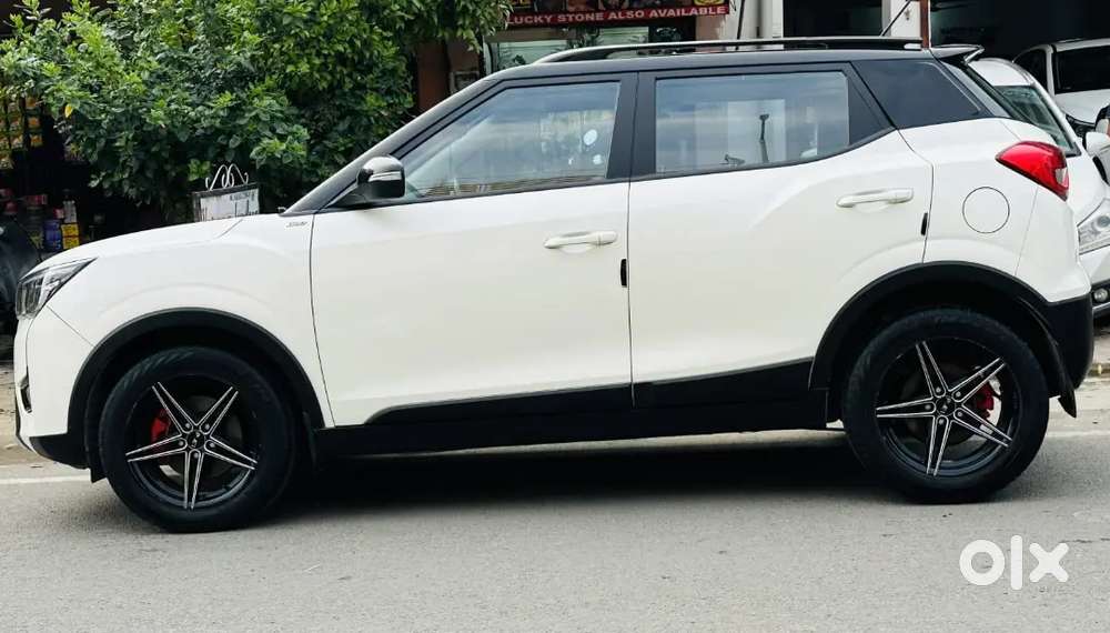 Mahindra Xuv300 Turbosport 2023 Petrol 16000 Km Driven