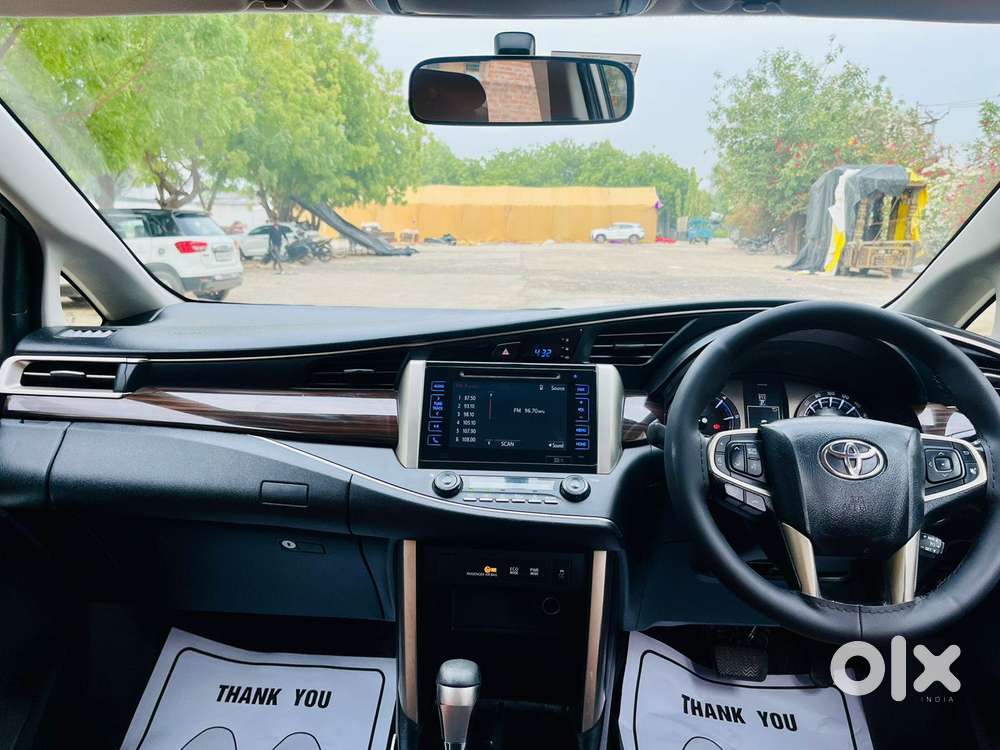 Toyota Innova Crysta 2.8 Zx At 7 Seater, 2016, Diesel