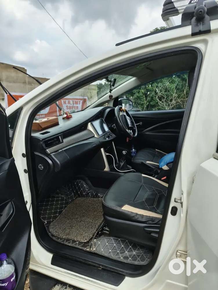 Toyota Innova Crysta 2017 Diesel Manual Running 2,00,000 Km