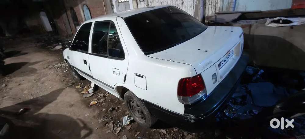 Maruti Suzuki Esteem Lxi 2006