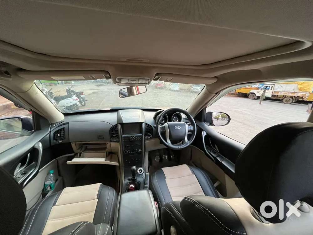 Mahindra Xuv 500 W10 2015 (red) Top Notch Condition