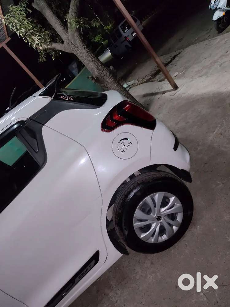 Maruti Suzuki Swift 2022 Petrol 22000 Km Driven