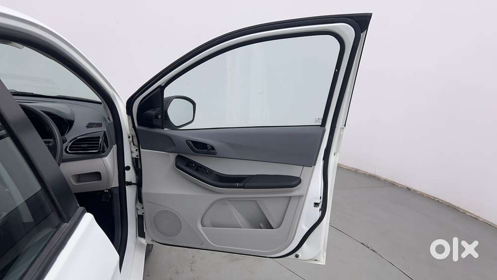 Tata Tiago 1.2 Revotron Xt Option, 2025, Petrol