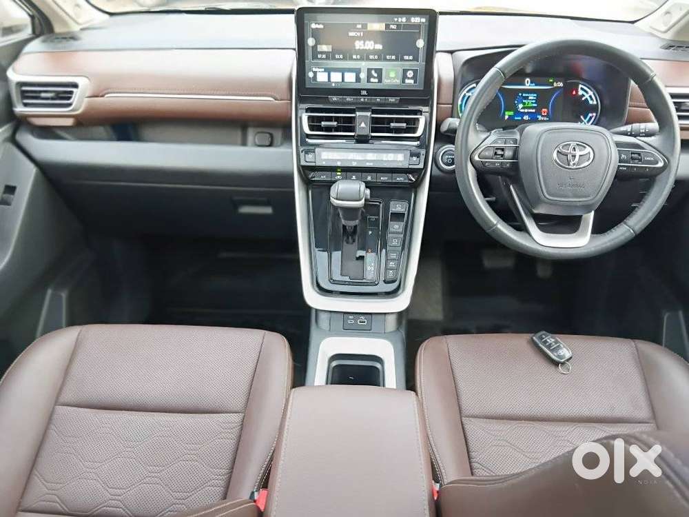 Toyota Innova Hycross 2.0 Zx Hybrid 7 Str, 2023, Petrol