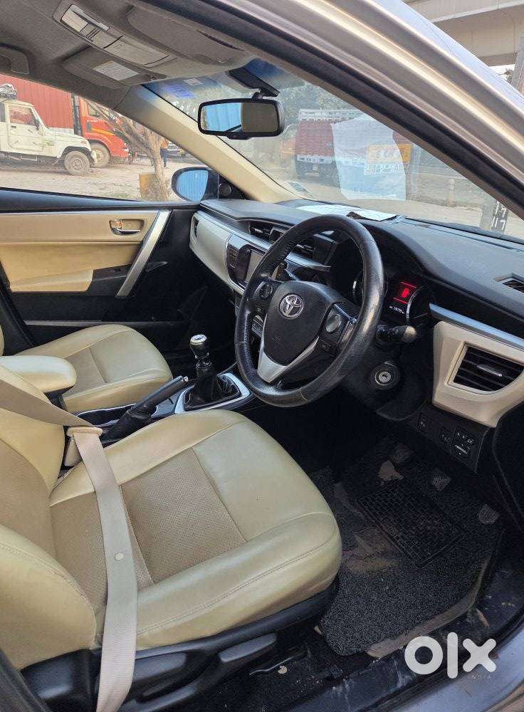 Toyota Corolla Altis 1.8 Sport, 2015, Petrol
