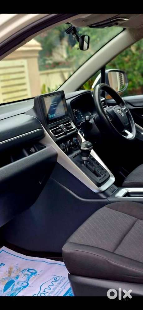 Toyota Innova Hycross 2.0 Gx 7 Str, 2023, Petrol