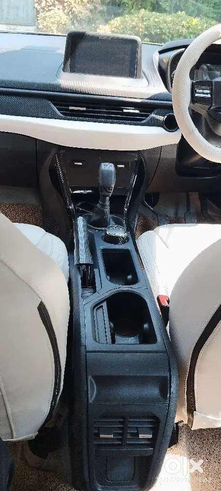 Tata Nexon 2025 Petrol Manual