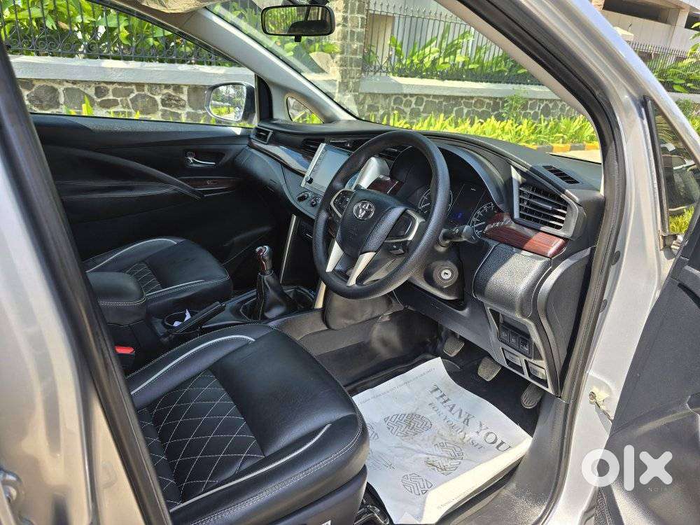 Toyota Innova Crysta 2.4 G Plus Mt 8 Str, 2024, Diesel