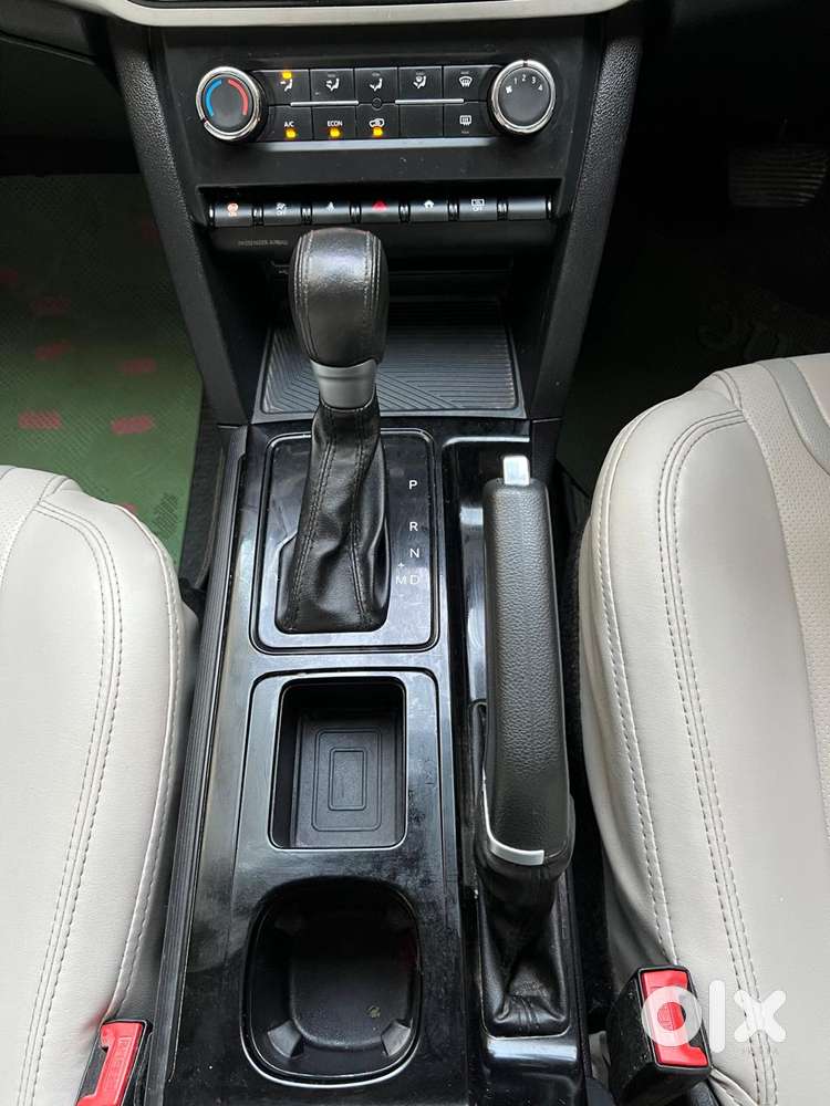 Mahindra Xuv700 2.0 Ax 5 Petrol At Str, 2022, Petrol