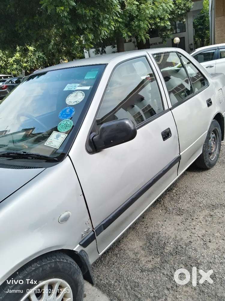 Maruti Suzuki Esteem Lxi 2005