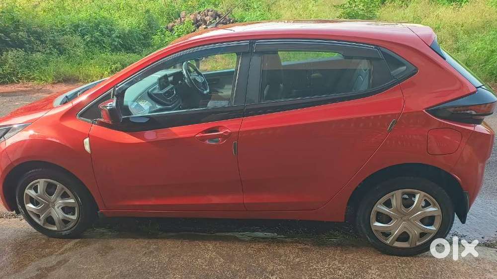 2020 Tata Altroz Xt Petrol  Only 29,525 Km  Company Serviced  ₹6.90