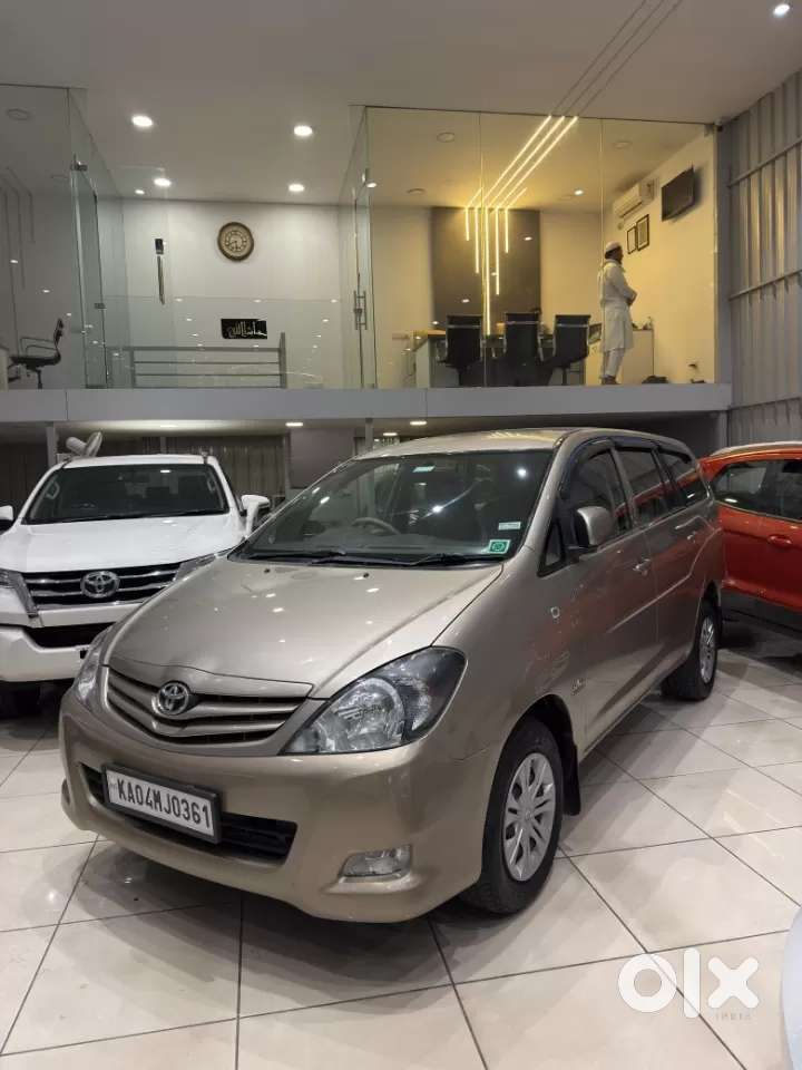 Toyota Innova 2.5 Vx 7 Seater Bs Iv, 2011, Diesel