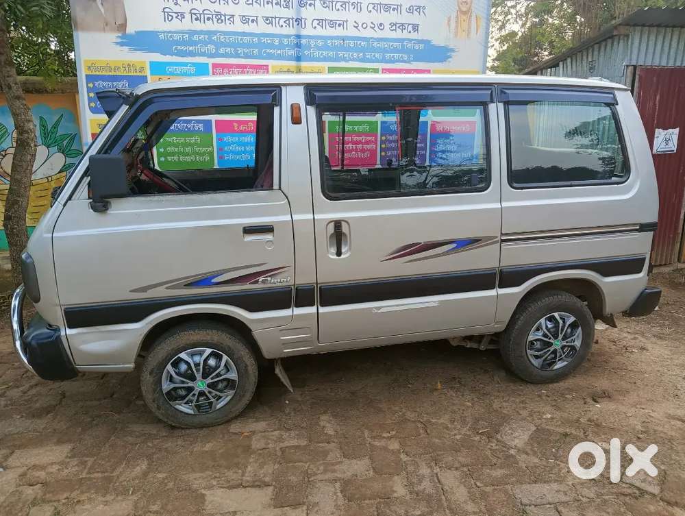 এই গাড়িটা ভাড়া দেওয়া হবে গাড়ীর কন্ডিশন ভালো মাসে ১৫০০০ টাকা
