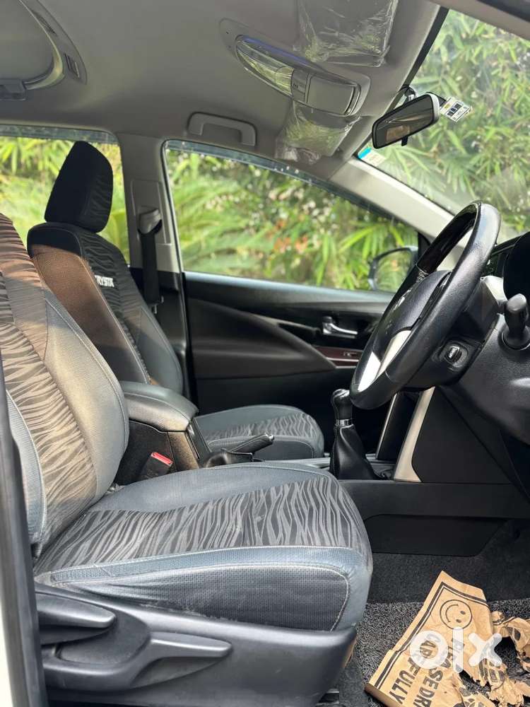 Toyota Innova Crysta [2020-ongoing] 2.4 Vx 8 Str, 2022, Diesel