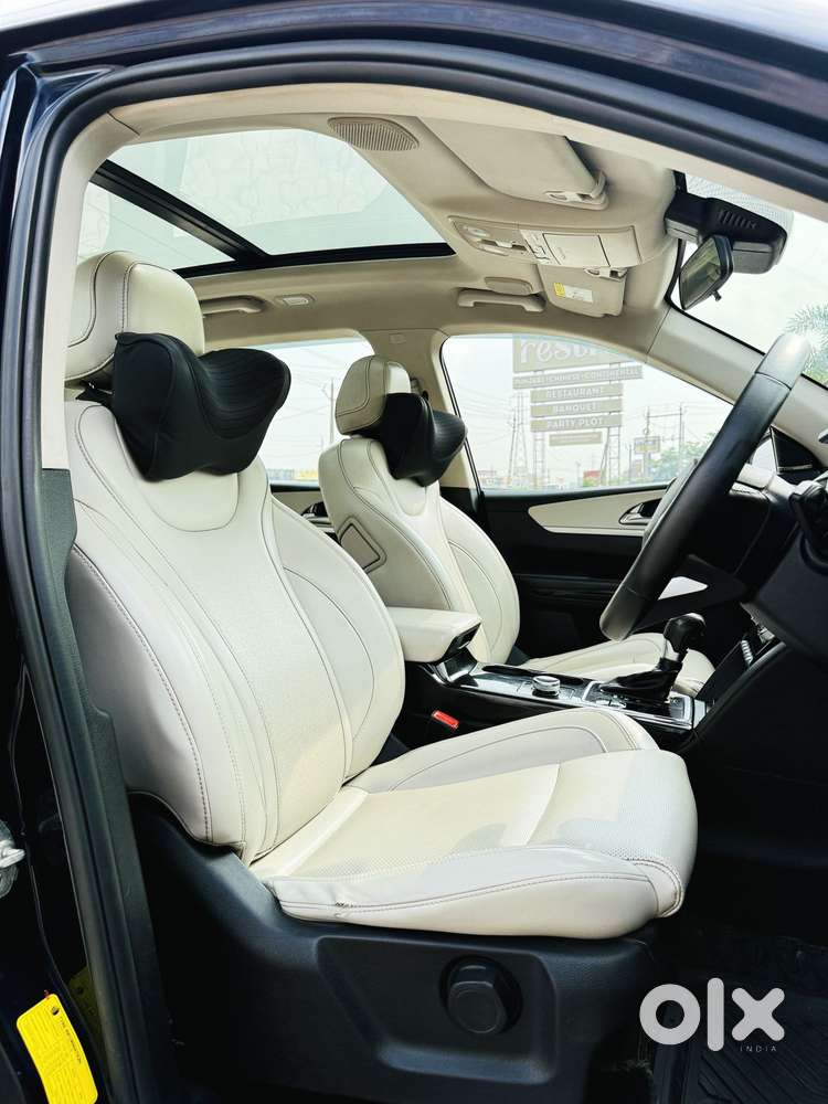 Mahindra Xuv700 2.2 Ax 7 Diesel At Luxury Pack Str, 2023, Diesel