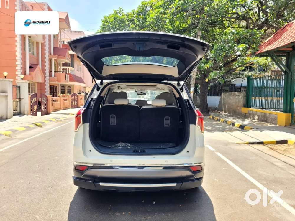 Mahindra Xuv700 2.2 Ax 7 Diesel At Luxury Pack Str Awd, 2024, Diesel