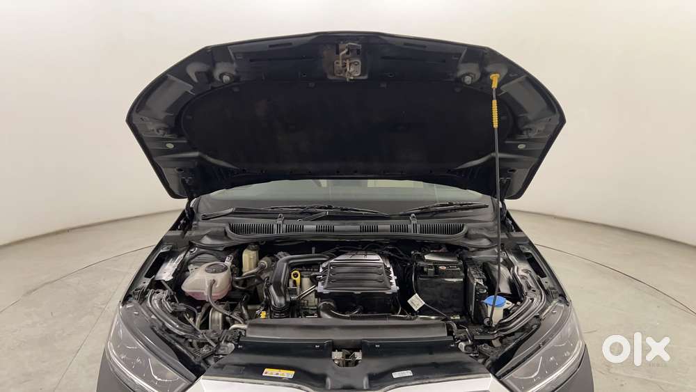 Skoda Slavia Style 1.0l Tsi At, 2022, Petrol