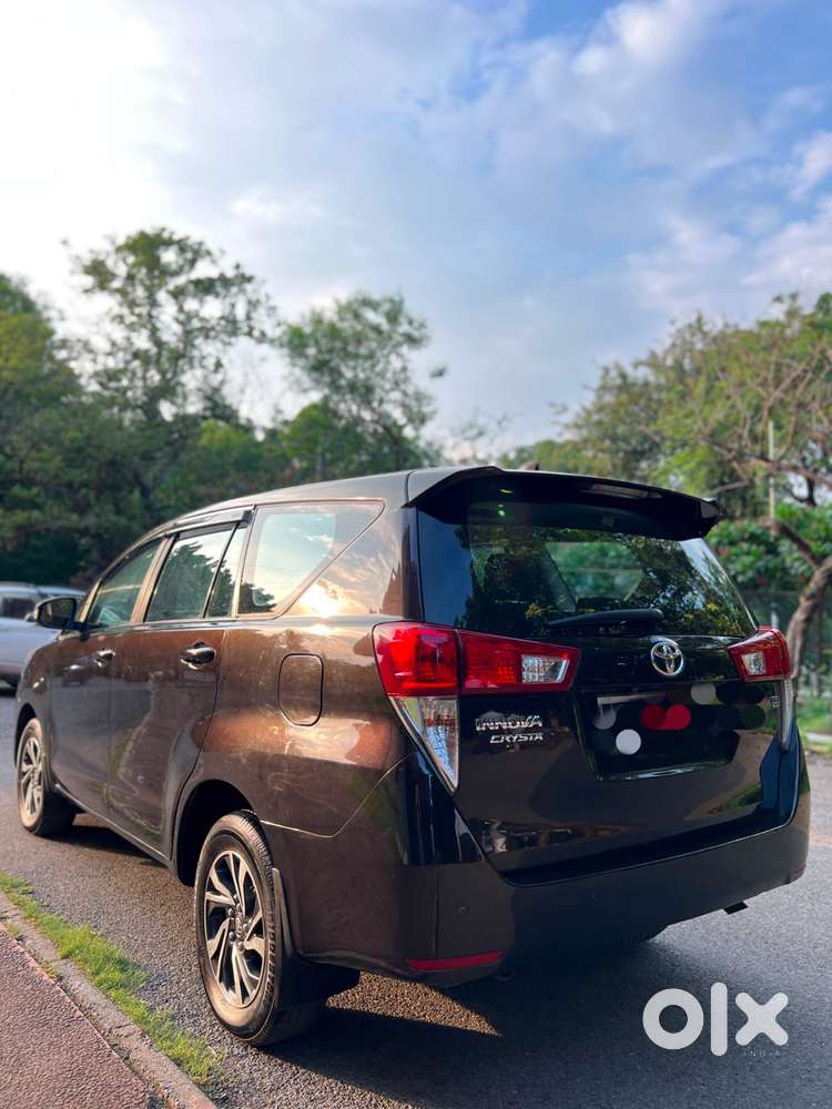Toyota Innova Crysta [2020-ongoing] 2.4 Gx At 7 Str, 2022, Diesel
