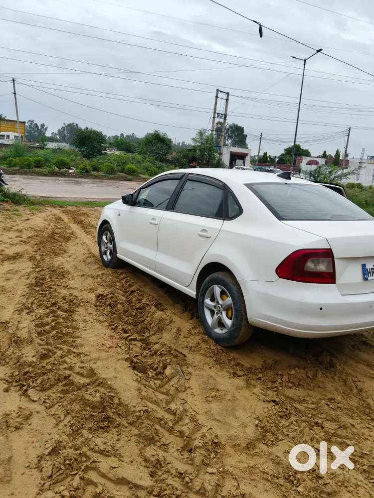 Skoda Rapid Elegance 2015 Manual Diesel