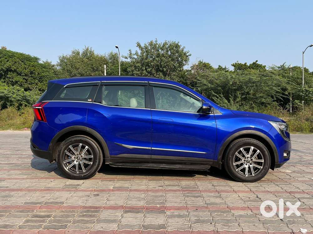 Mahindra Xuv700 2.0 Ax 7 Petrol Mt Str, 2022, Petrol