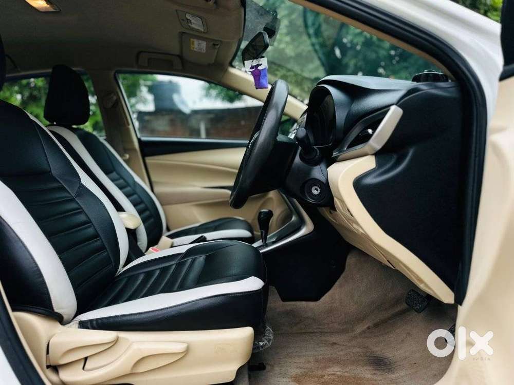 Toyota Yaris J Cvt, 2019, Petrol