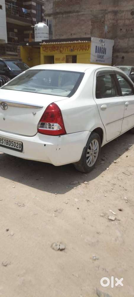 Toyota Etios V Sp, 2015, Petrol