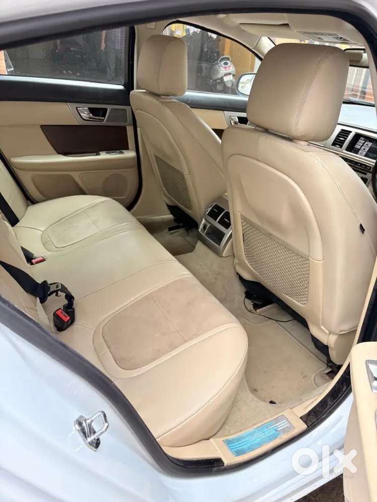 Jaguar Xf 2015 Diesel 65000 Km Driven
