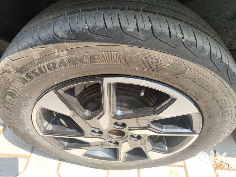 Tata Punch Accomplished Dazzle Sunroof Cng, 2023, Petrol