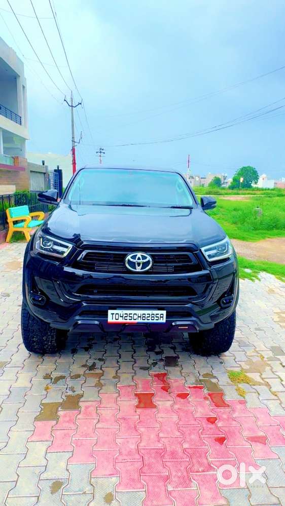 Toyota Hilux 2025 Diesel 4000 Km Driven