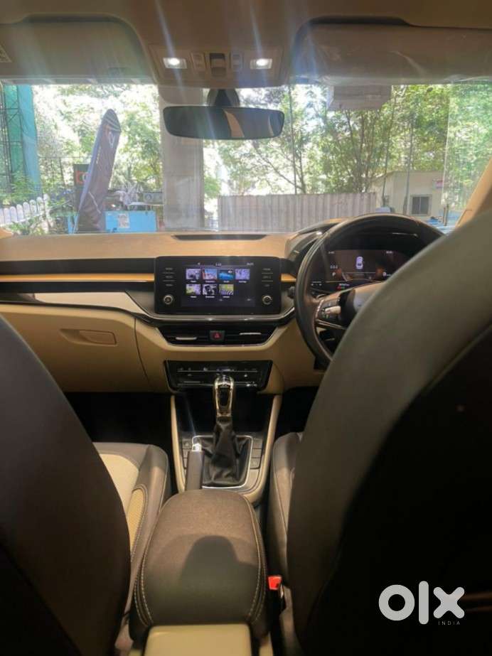 Skoda Slavia Style 1.0l Tsi At, 2013, Petrol