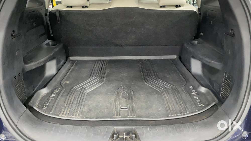 Mahindra Xuv700 2.0 Ax 3 Petrol Mt 5 Str, 2022, Petrol