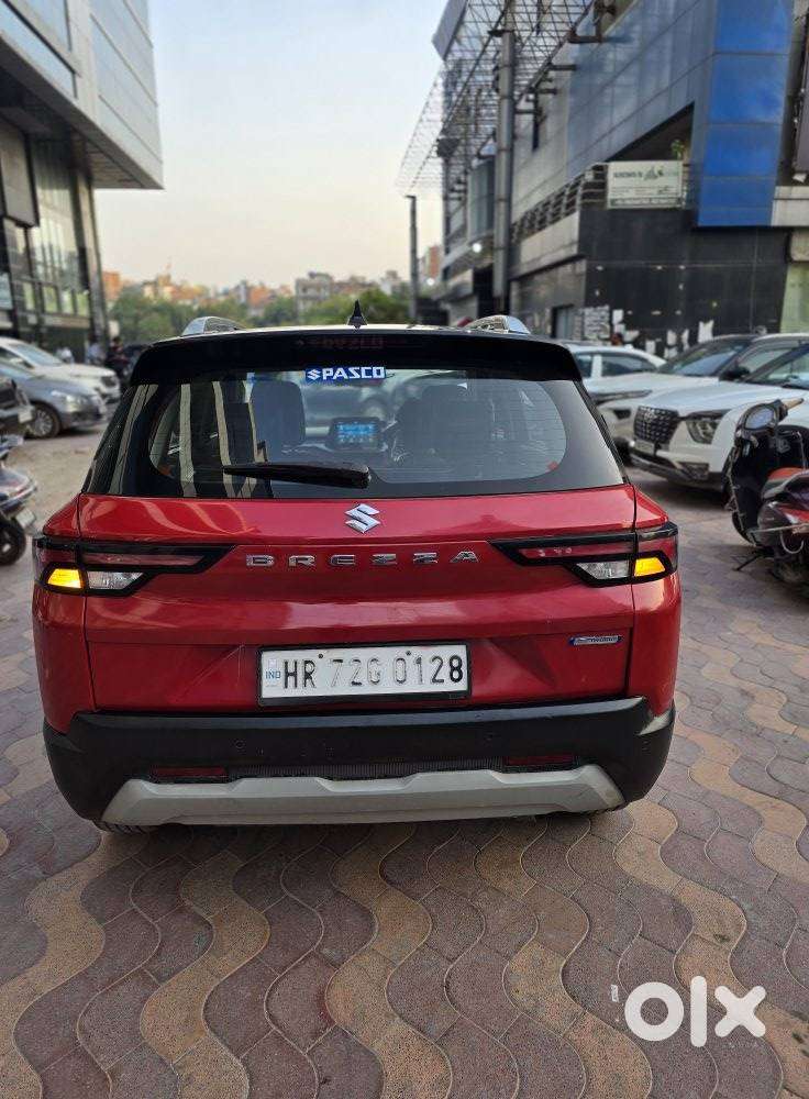 Maruti Suzuki Vitara Brezza Zxi + Mt Dual Tone, 2023, Petrol
