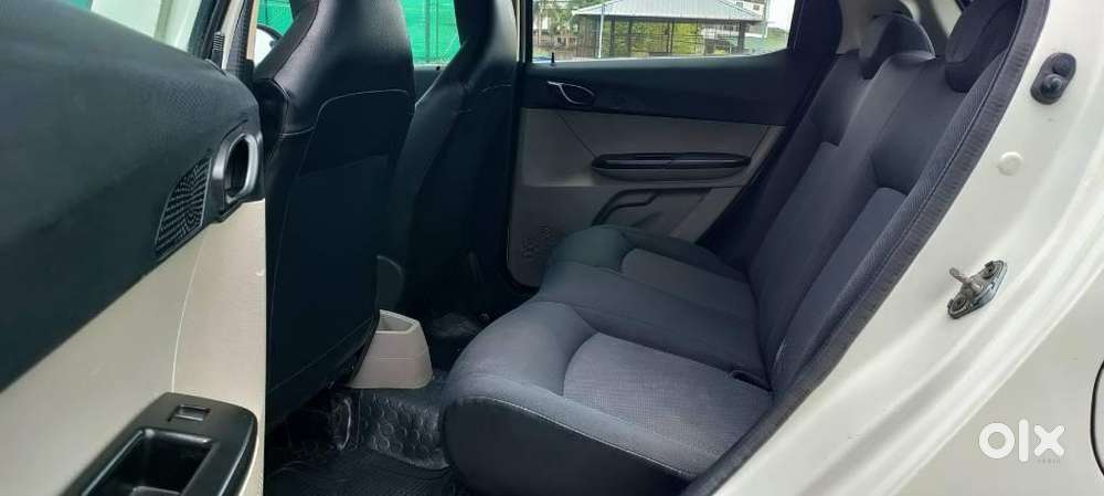 Tata Tiago 1.2 Revotron Xt (o), 2018, Petrol