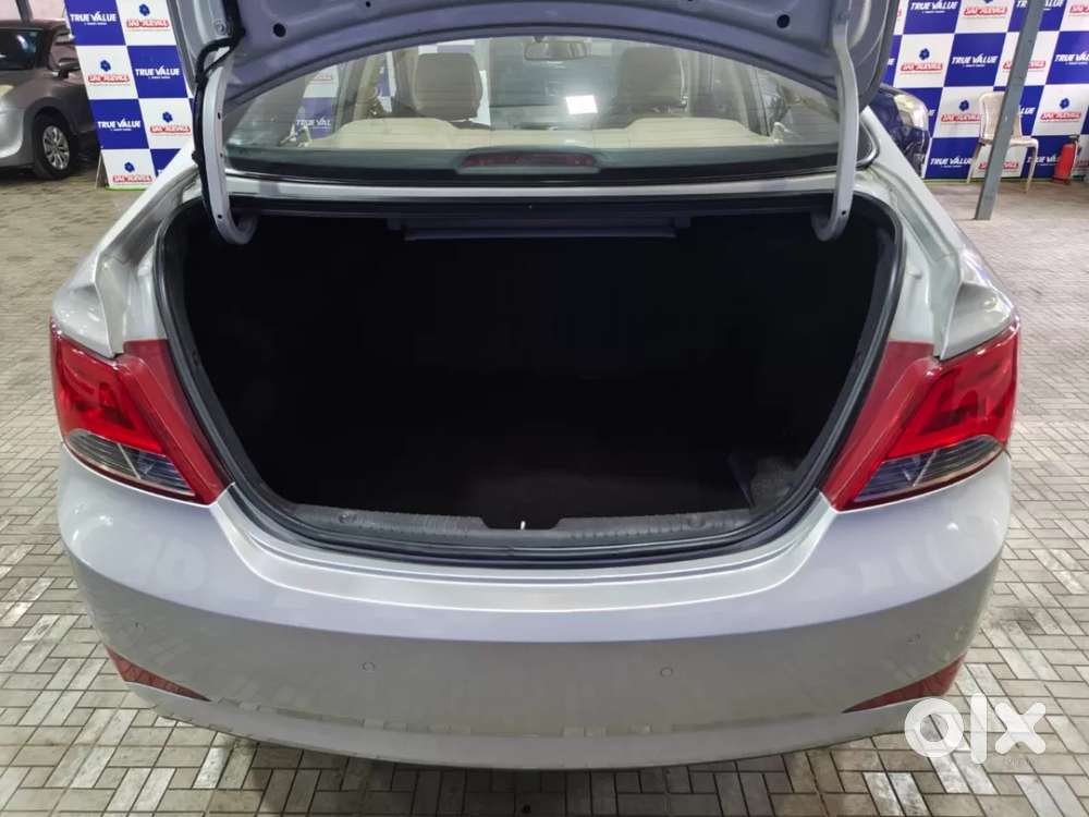Hyundai Verna Fluidic 1.6 Vtvt Sx, 2016, Petrol
