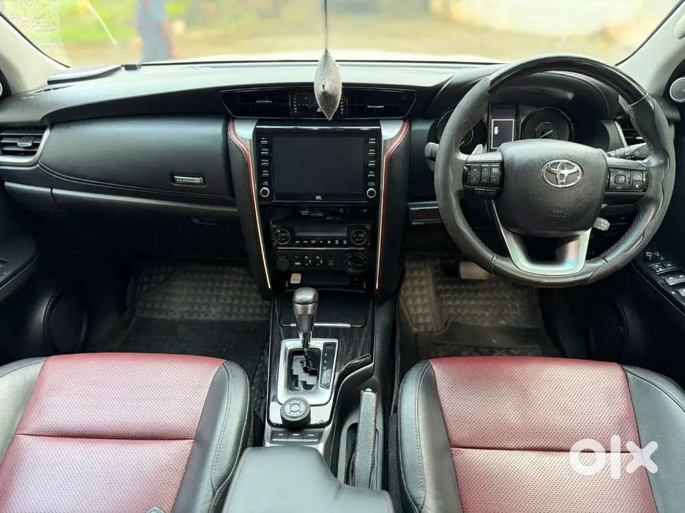 Toyota Fortuner Legender 2022