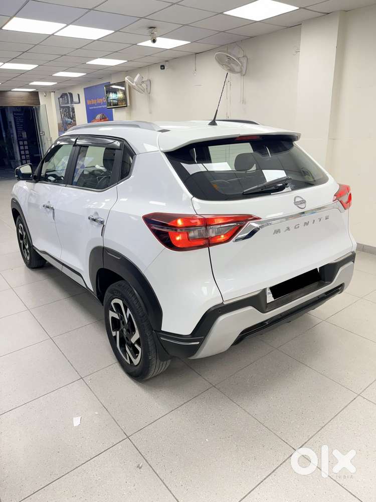 Nissan Magnite 1.0 Xv Premium, 2021, Petrol